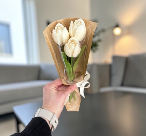 Tulipany z wosku sojowego - 3 szt .
