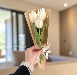 Tulipany z wosku sojowego - 3 szt .