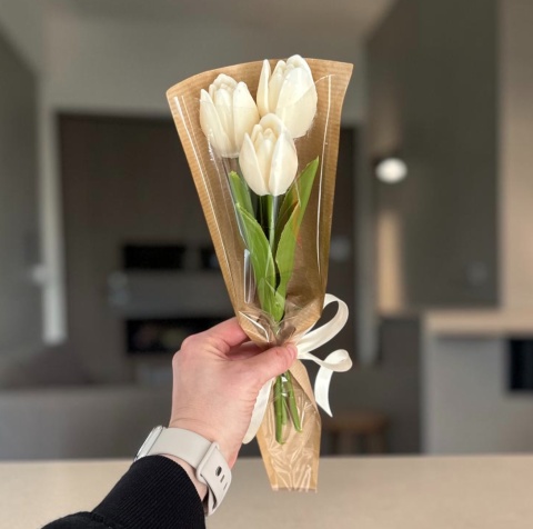 Tulipany z wosku sojowego - 3 szt .